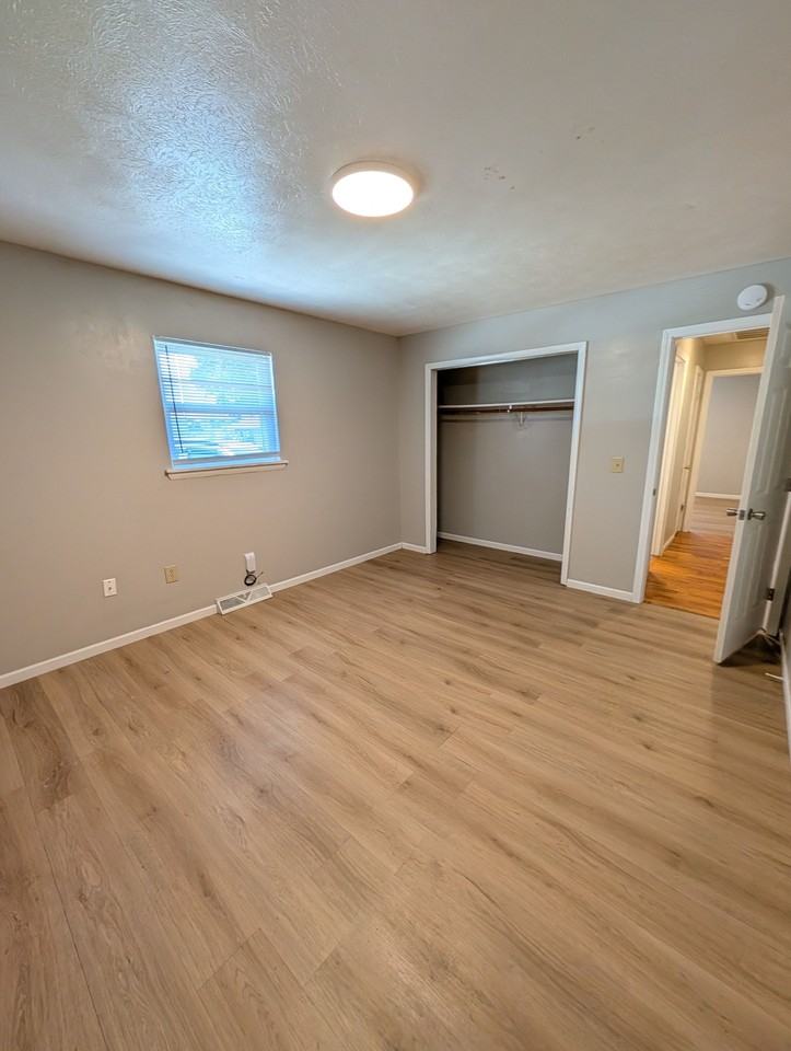 2034 S Barcliff Ave Apt 3 #3 - Photo 6 of 9