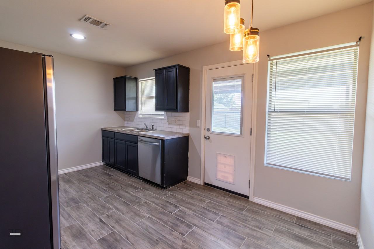 1218 Newman Ave #1 - Photo 5 of 22