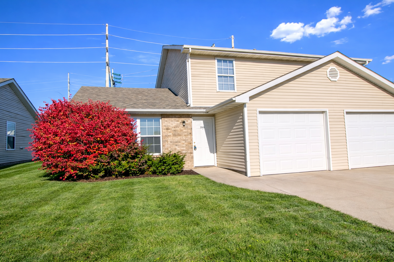 2533 Northampton Dr