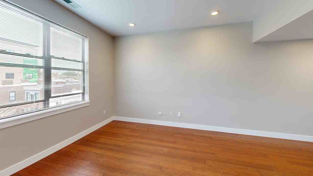Gateway Lofts - Photo 6 of 26