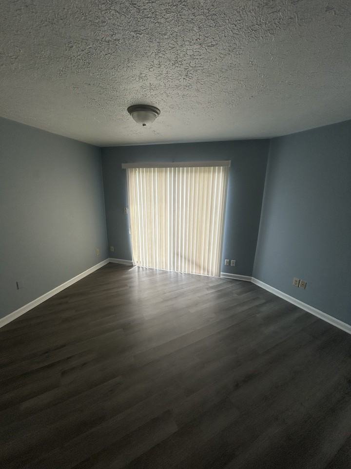 392 Shelby Avenue-3 #3 - Photo 2 of 4