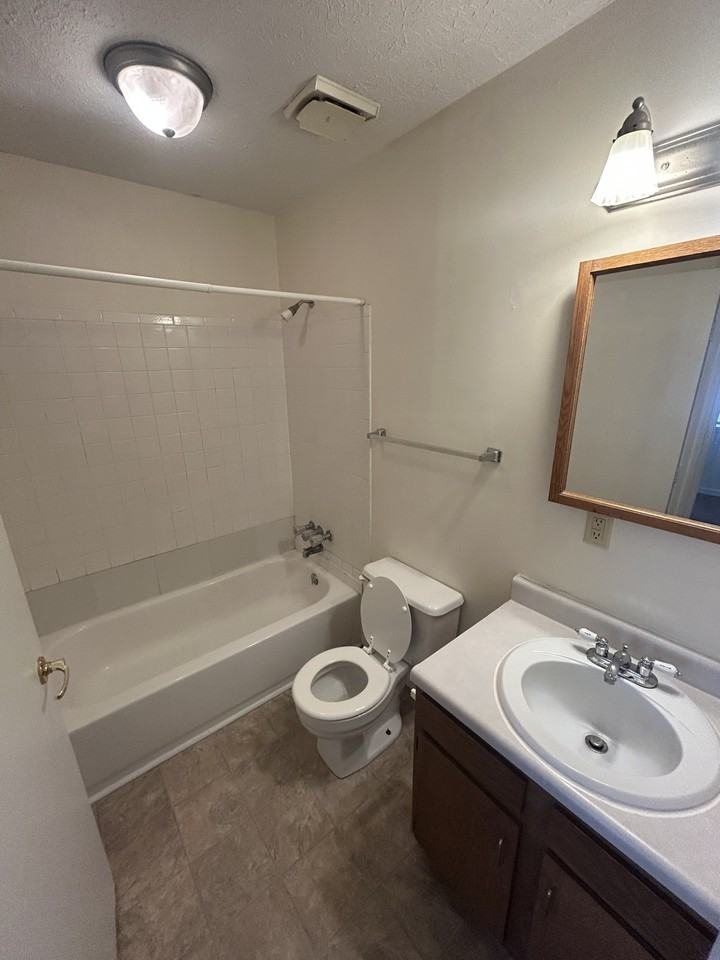 392 Shelby Avenue-13 #13 - Photo 4 of 4