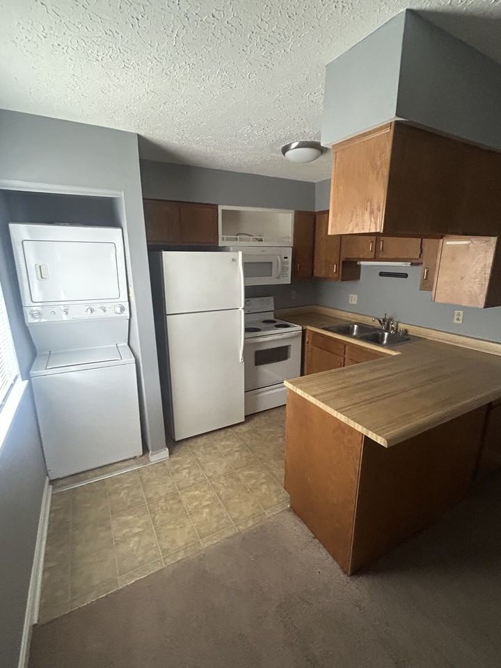 392 Shelby Avenue-10 #10 - Photo 2 of 4