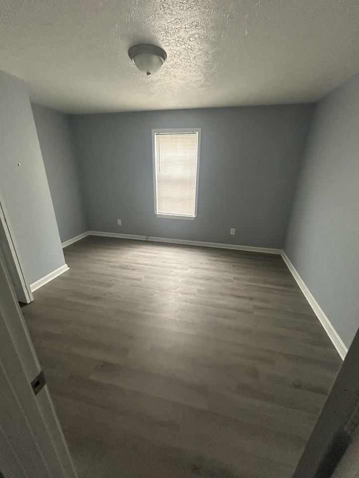 720 E Lincoln Trail-5 #5 - Photo 4 of 5