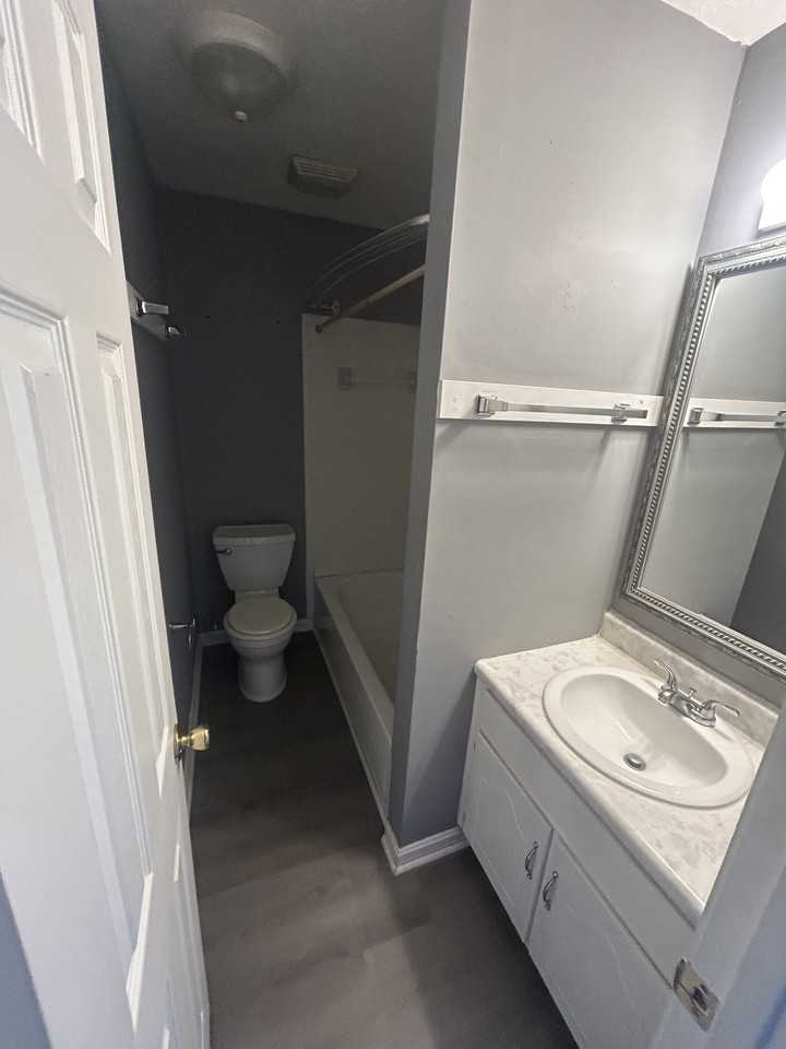 712 E Lincoln Trail-6 #6 - Photo 4 of 5