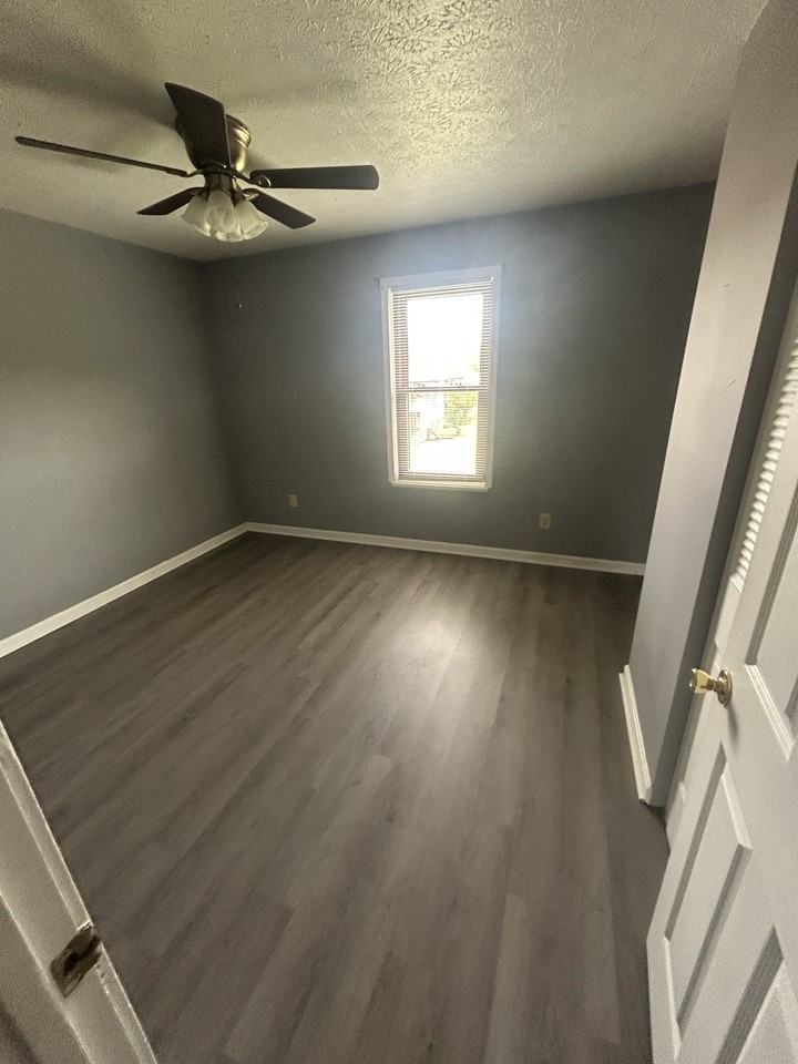 712 E Lincoln Trail-6 #6 - Photo 5 of 5