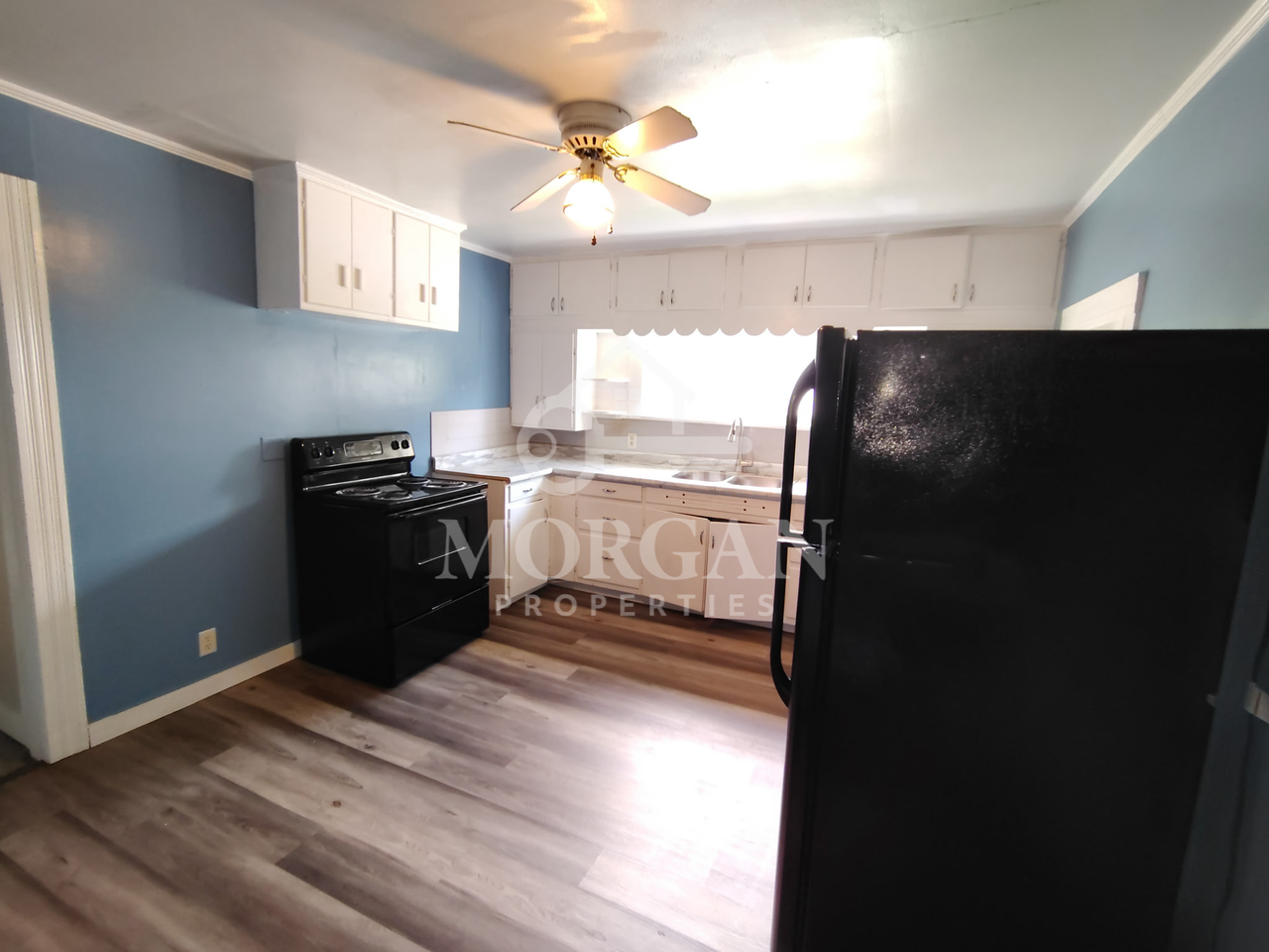 2233 Fairview St #1 - Photo 3 of 8