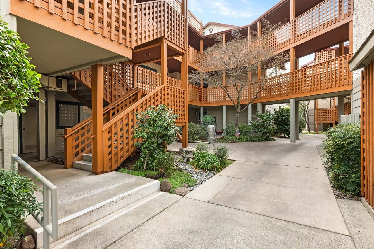 Sierra Sunrise Apartments, a 55+ Community - Photo 4 of 9