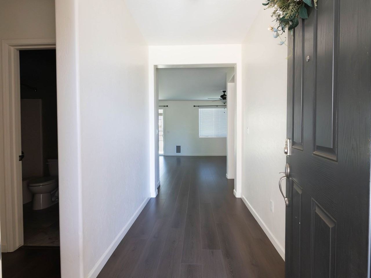 1604 Sidonia St - Photo 3 of 29