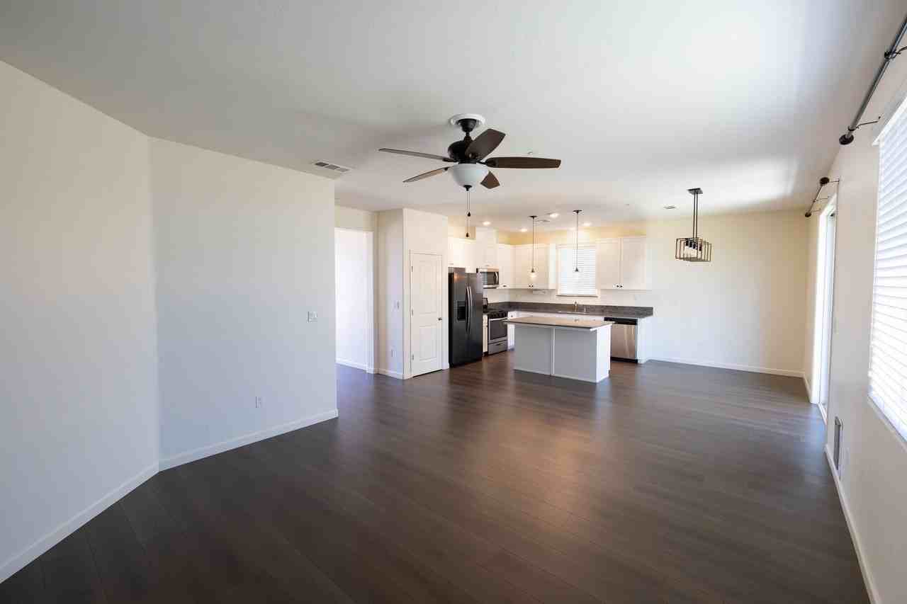 1604 Sidonia St - Photo 5 of 29