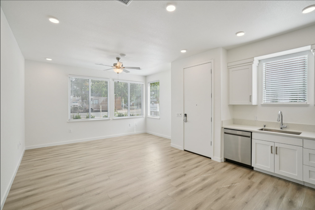 T20 Lofts - With Private Garages - Photo 3 of 11