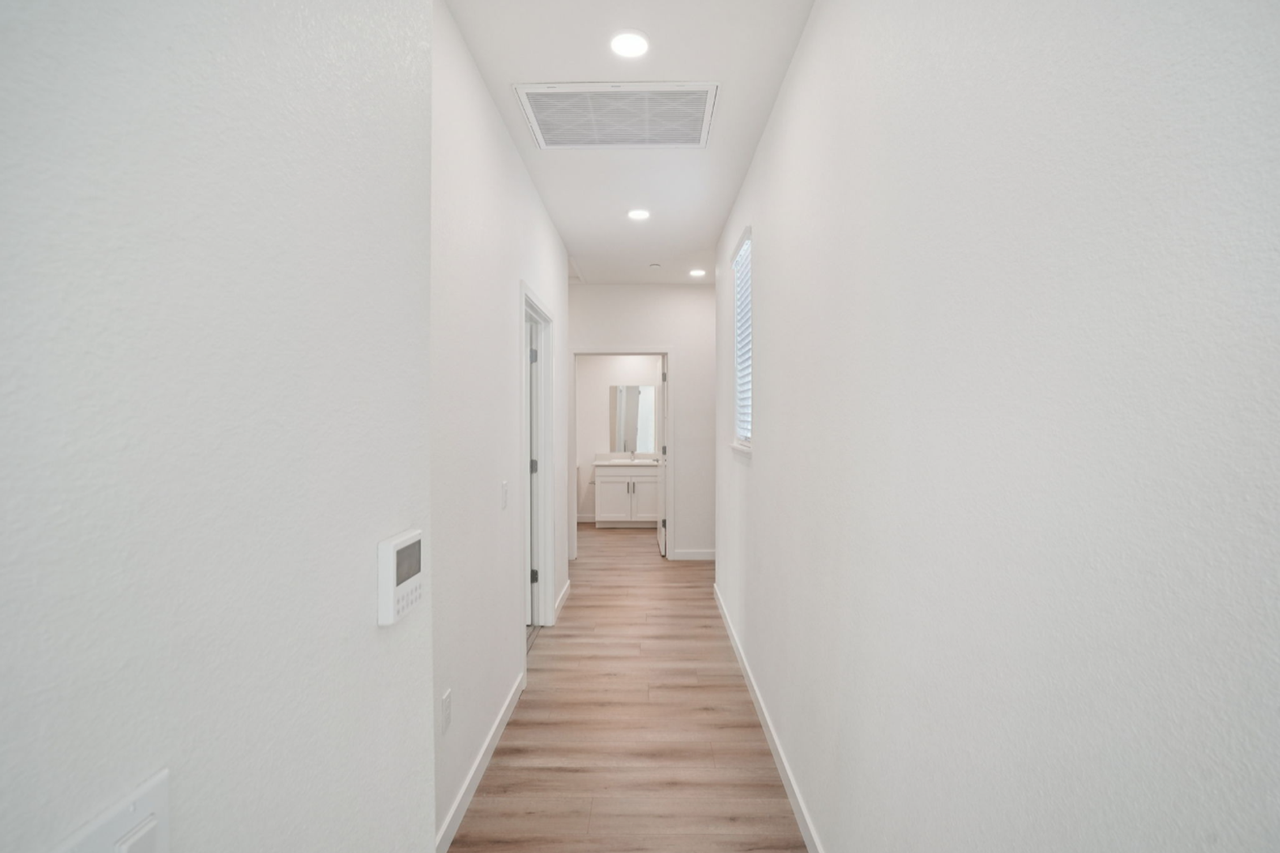 T20 Lofts - With Private Garages - Photo 6 of 11