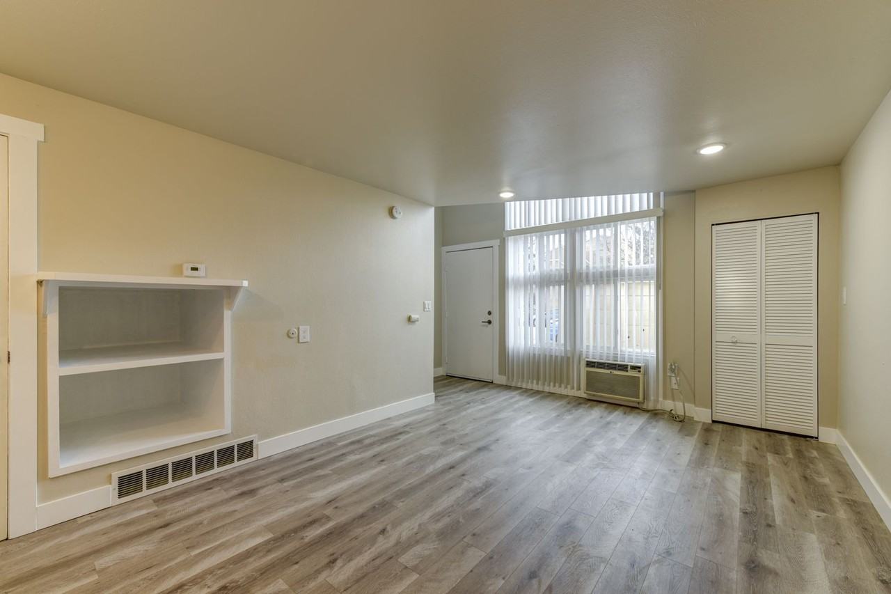 Crestview Townhomes - Photo 3 of 12