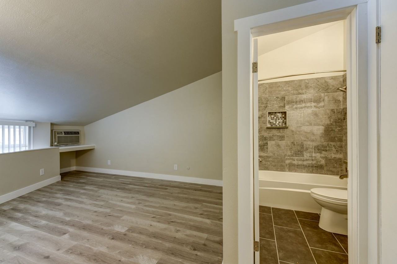 Crestview Townhomes - Photo 7 of 12