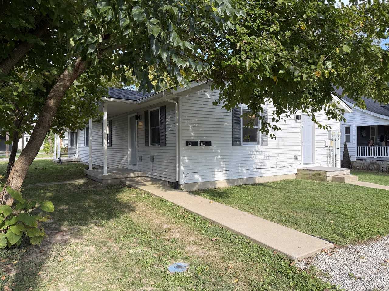 18 Oakwood Ave #18 - Photo 2 of 25