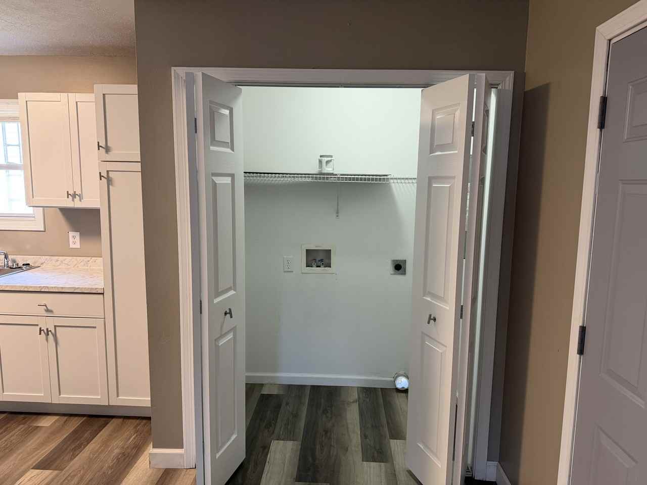 18 Oakwood Ave #18 - Photo 5 of 25