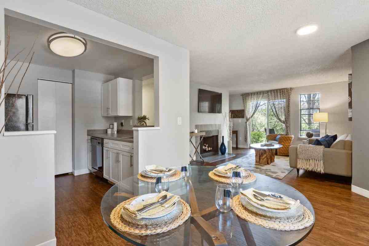 4800 Sw Mueller Dr - Photo 3 of 30