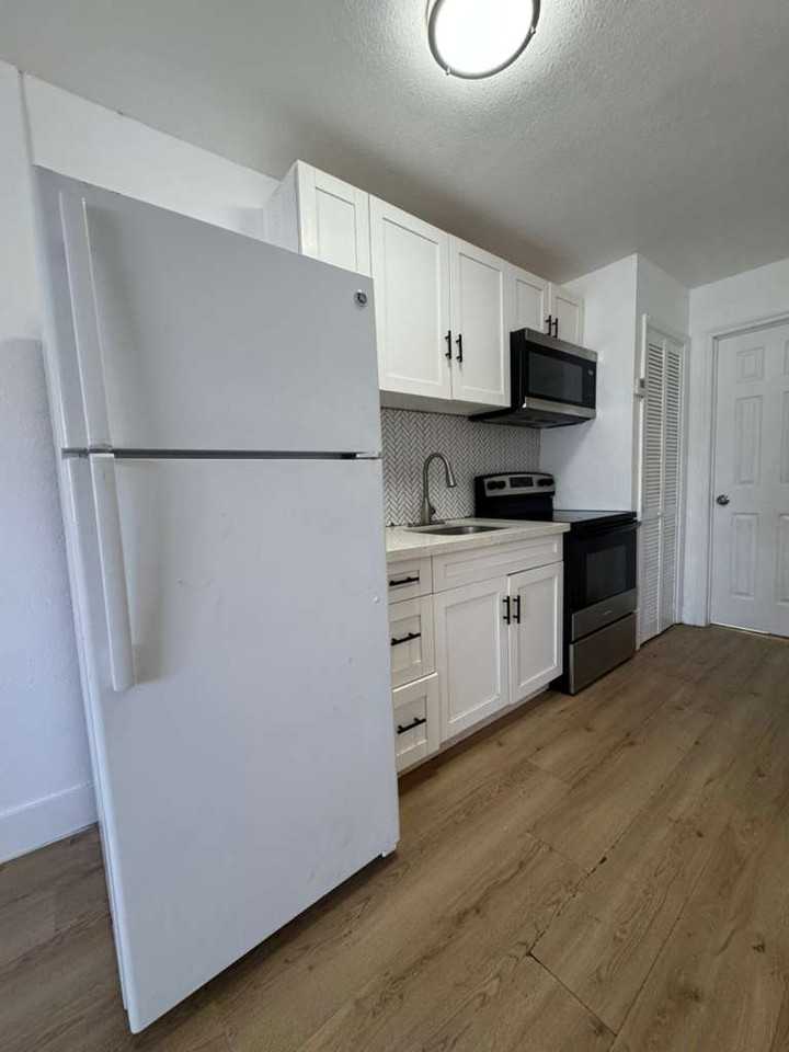 3115 AVENUE J - 1 #3115-1 - Photo 4 of 11