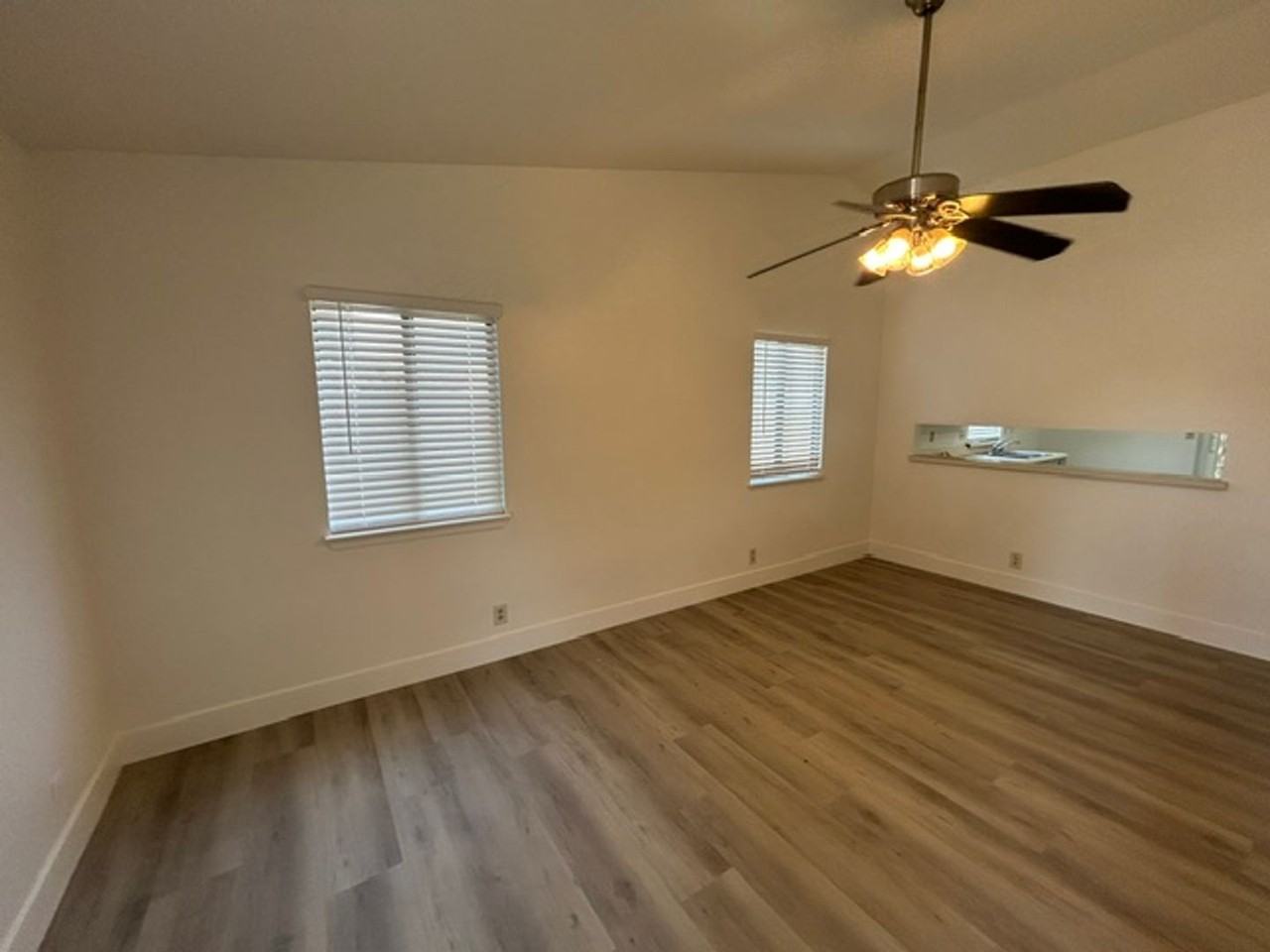 1136 W Damron Ave - Photo 3 of 20