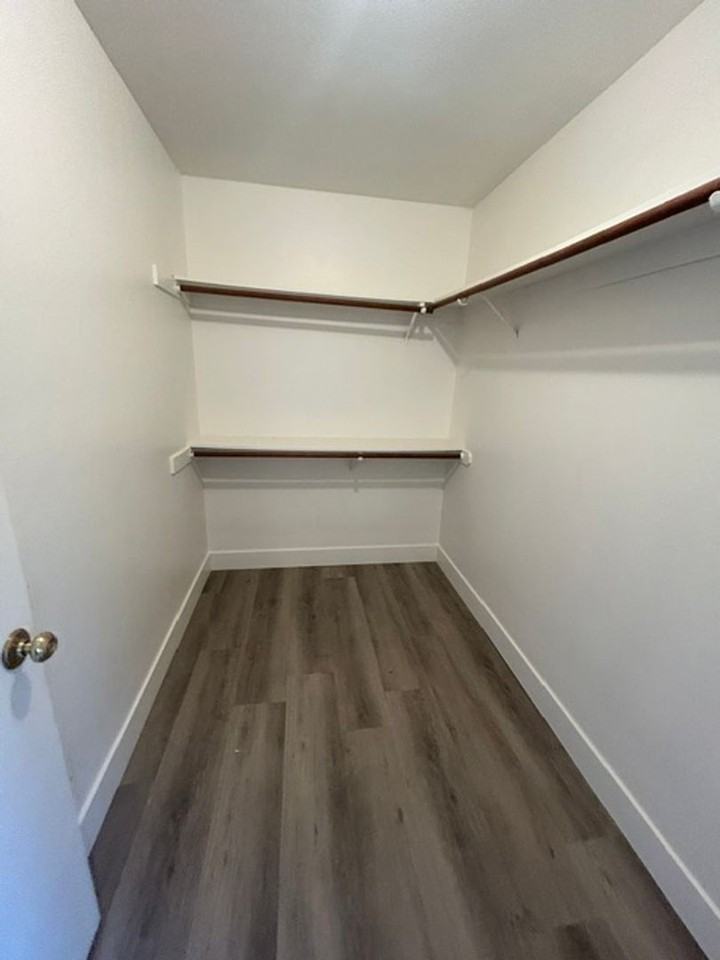 1136 W Damron Ave - Photo 5 of 20
