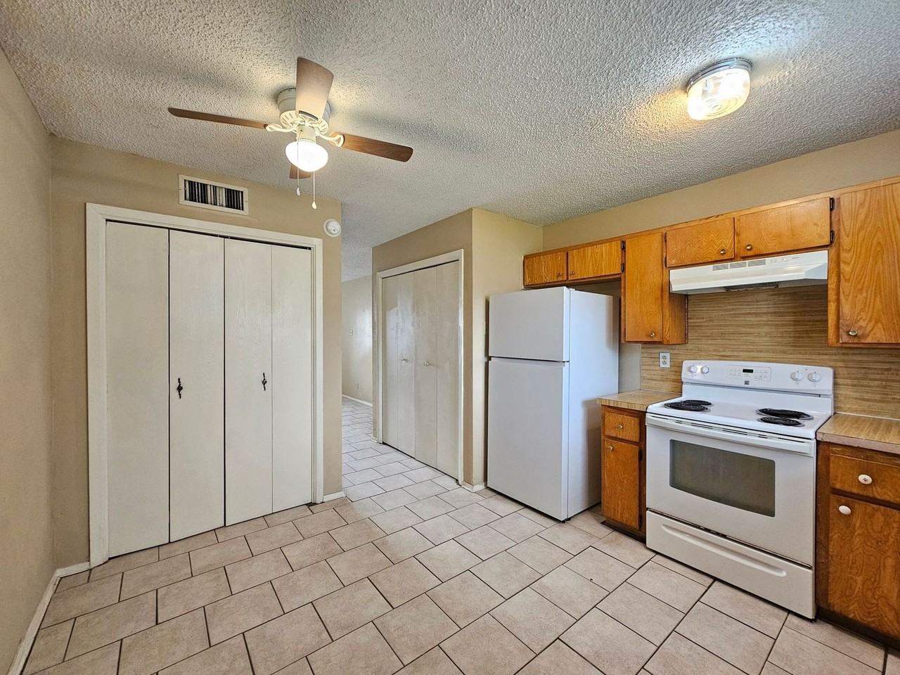 1305 Quail Cir #B - Photo 5 of 14