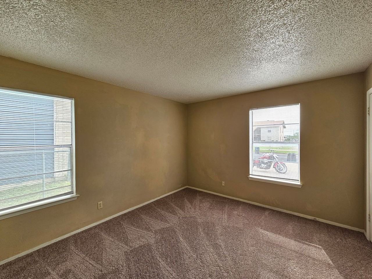 1305 Quail Cir #B - Photo 7 of 14