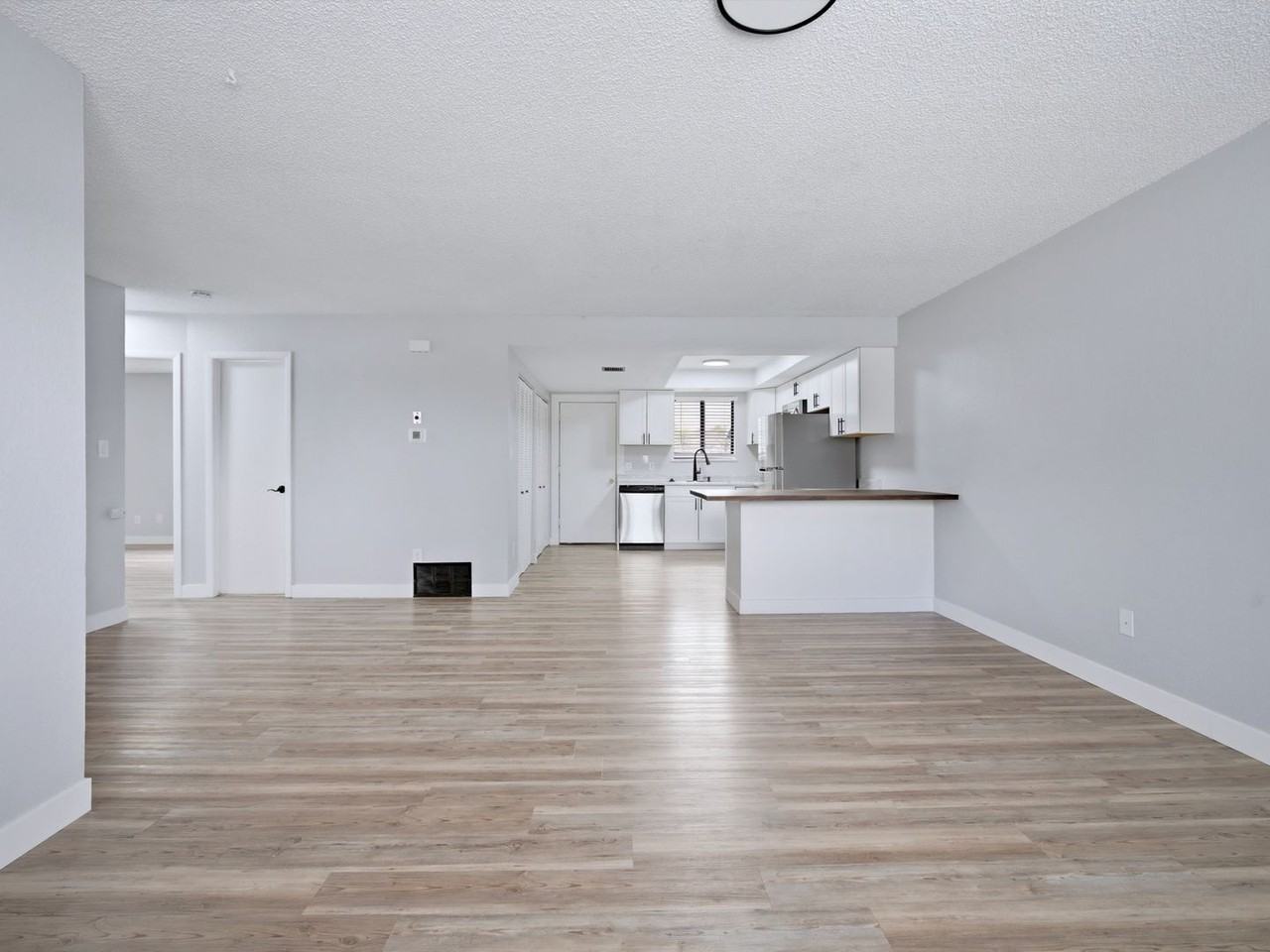 951 Iowa Ave #7 - Photo 3 of 18