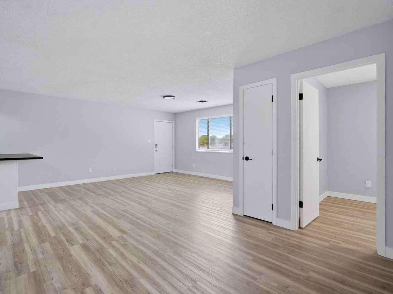 951 Iowa Ave #7 - Photo 5 of 18