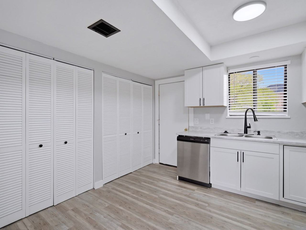 951 Iowa Ave #7 - Photo 7 of 18