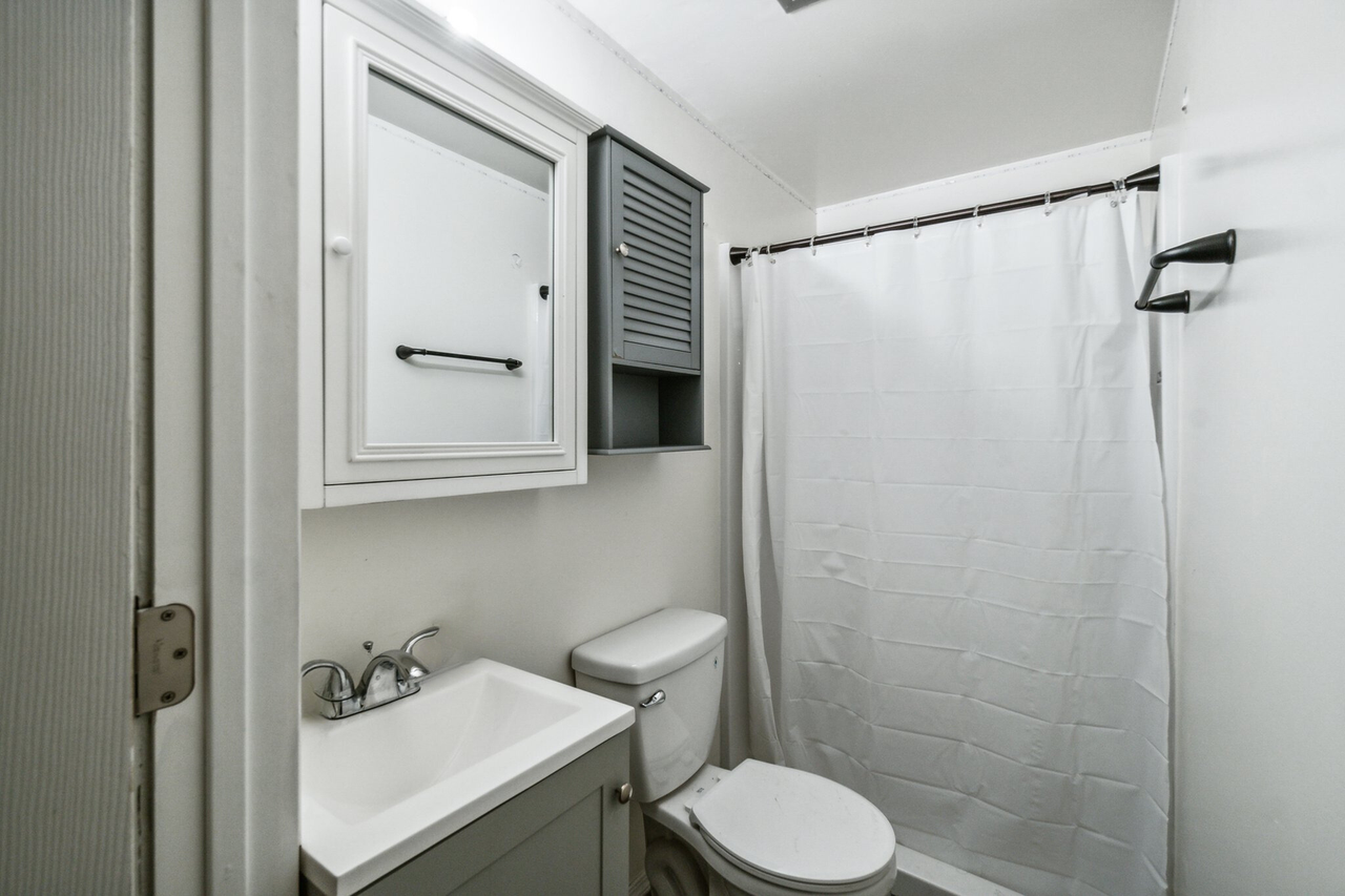 Capitola Apartments - Photo 6 of 12