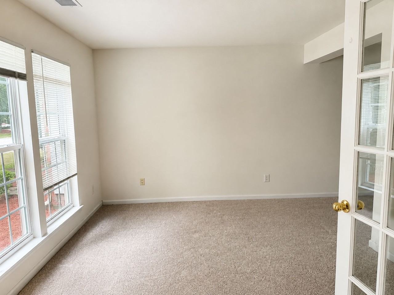 913 Tiger Ln #1 - Photo 3 of 20
