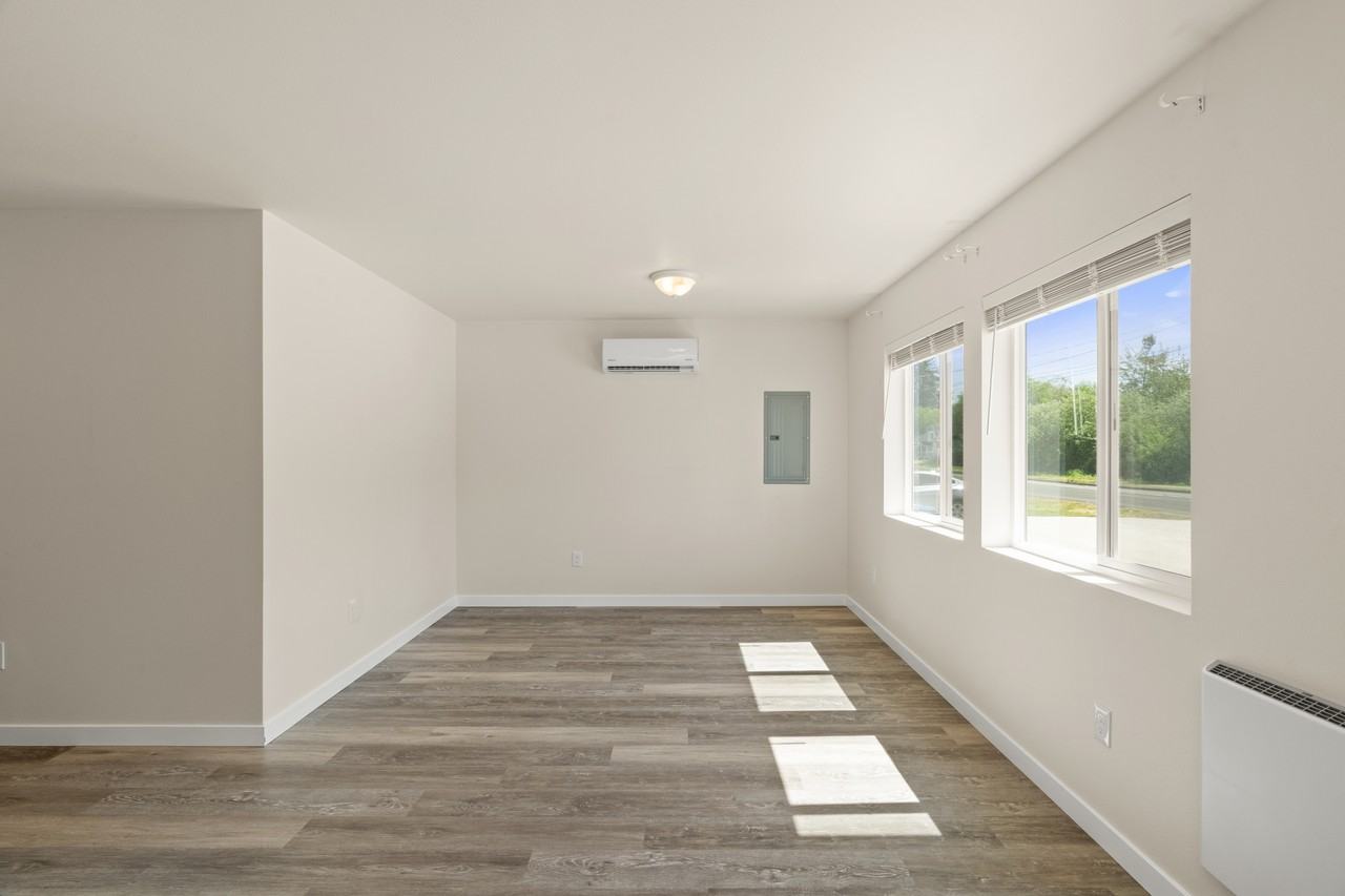 522 W Cushing St #1 - Photo 3 of 19