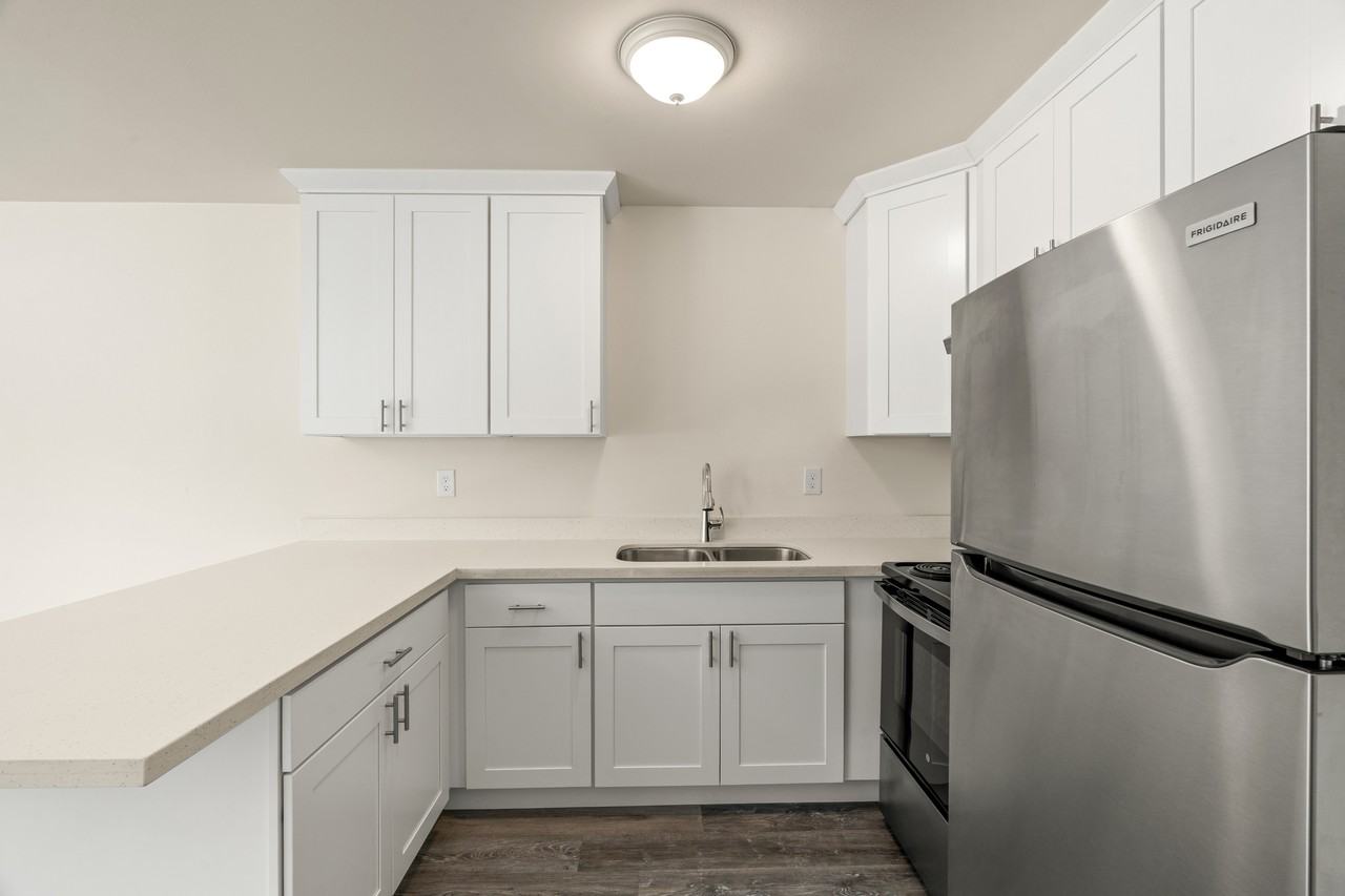 522 W Cushing St #1 - Photo 5 of 19