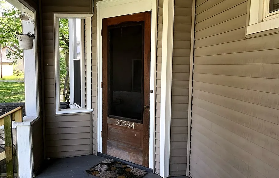 505 1/2 E Locust St #A - Photo 2 of 14