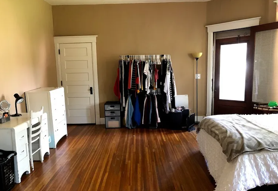 505 1/2 E Locust St #A - Photo 3 of 14