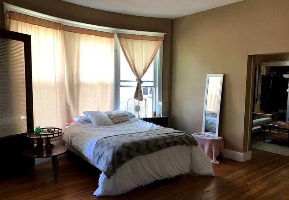505 1/2 E Locust St #A - Photo 4 of 14