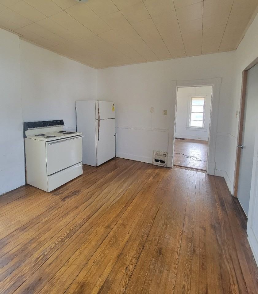 937 S 3rd Ave #1 - Photo 2 of 9