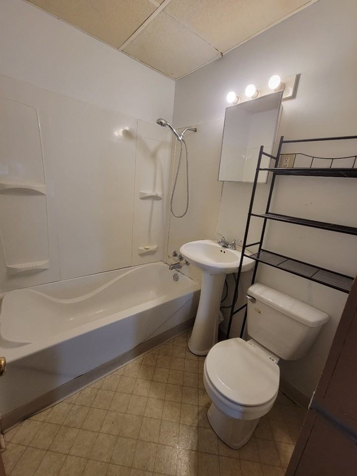 937 S 3rd Ave #1 - Photo 4 of 9