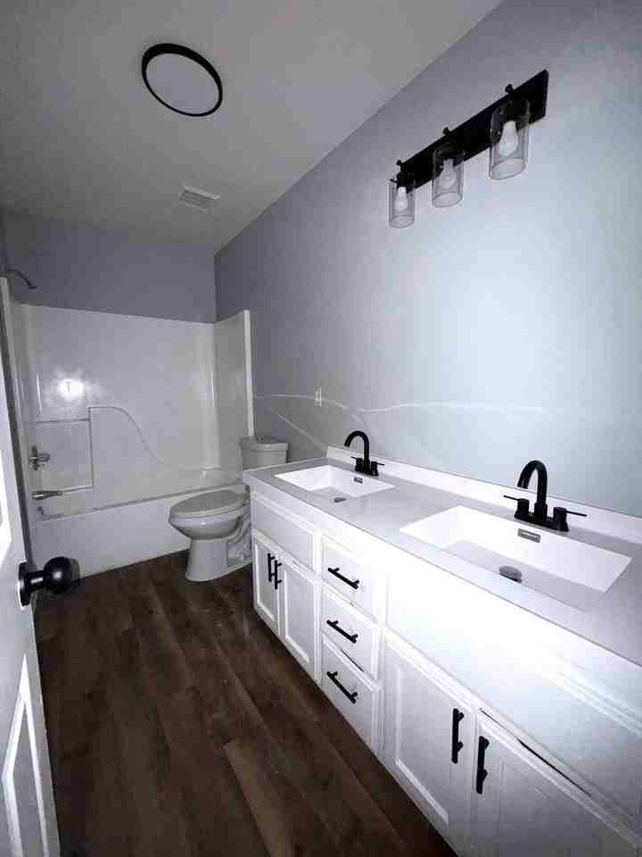 312 N College St #B - Photo 5 of 13