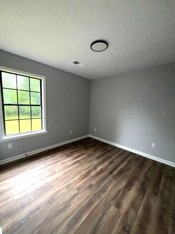 312 N College St #B - Photo 7 of 13