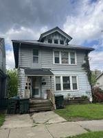 featured image of 129 Fulton St #3