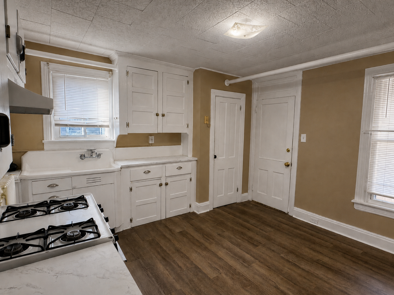 209 Reno Ave - Photo 2 of 15