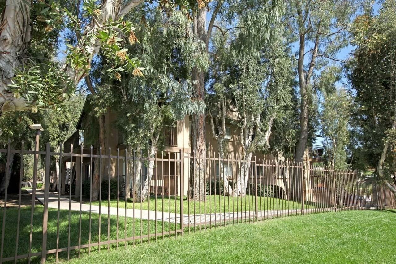 Euclid Oaks - Photo 6 of 12