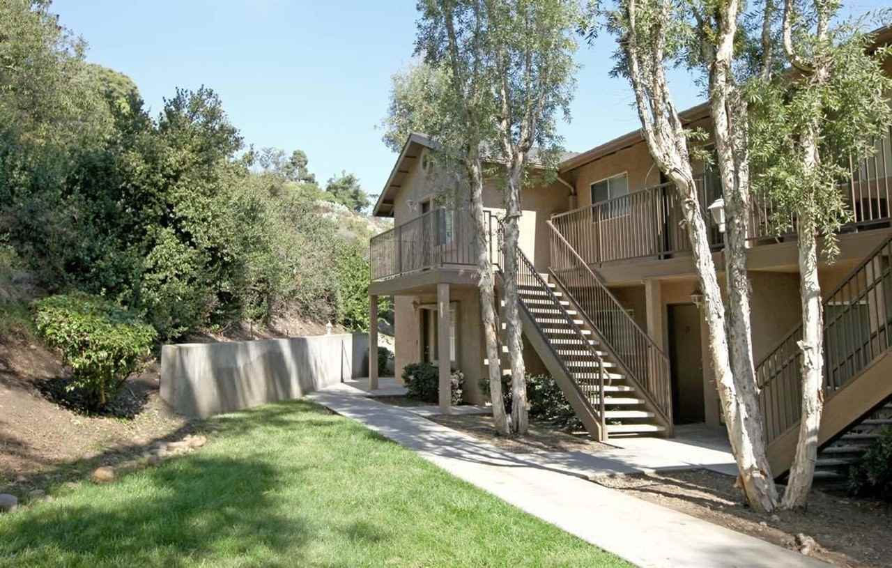 Euclid Oaks - Photo 7 of 12