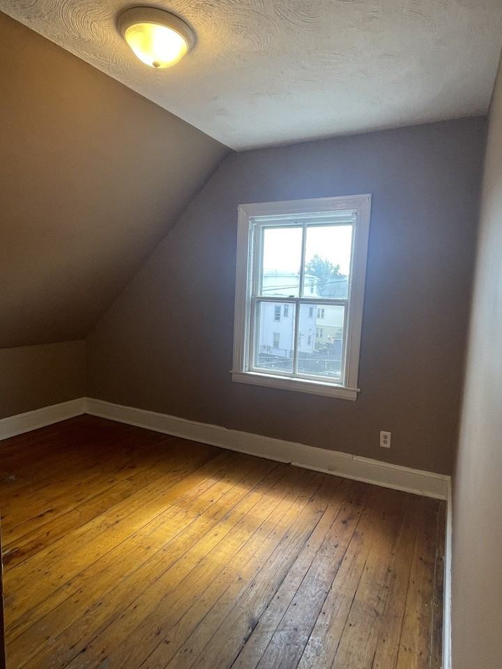 229 Federal St #3 - Photo 4 of 8