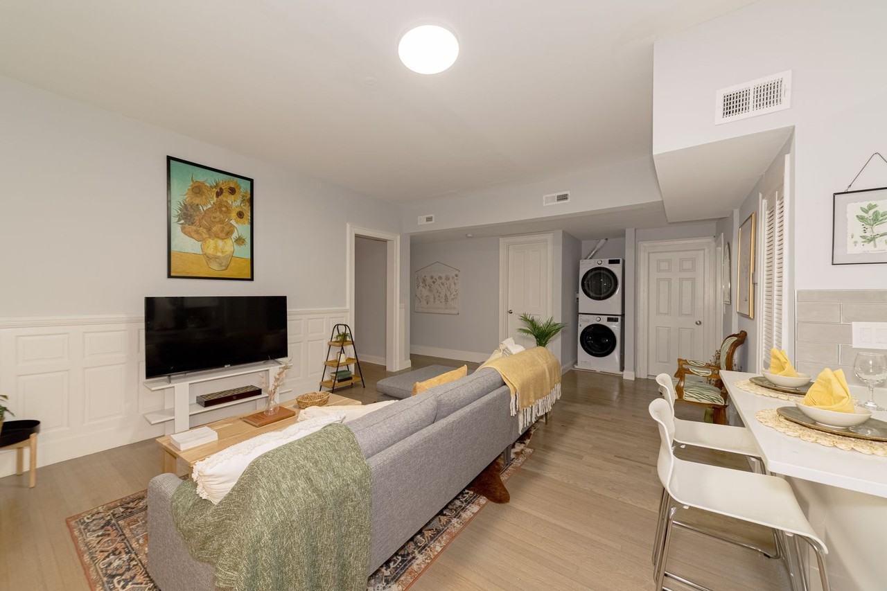 584 Orange Street - Photo 3 of 37