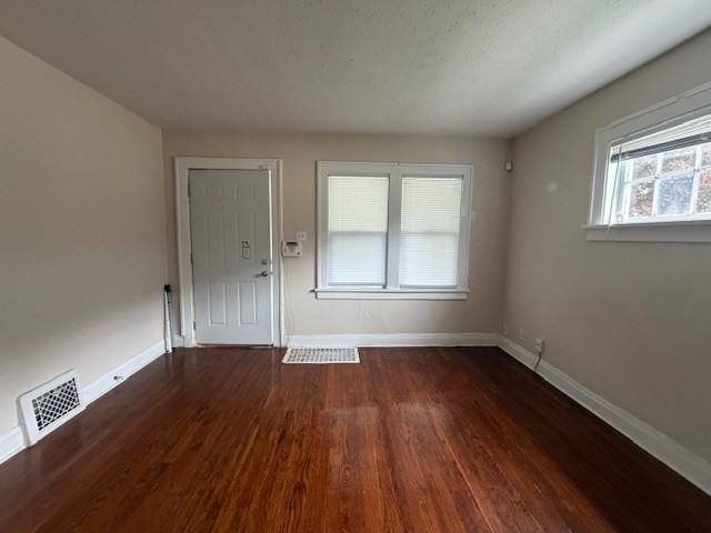 1241 Bissell St #1 - Photo 3 of 12