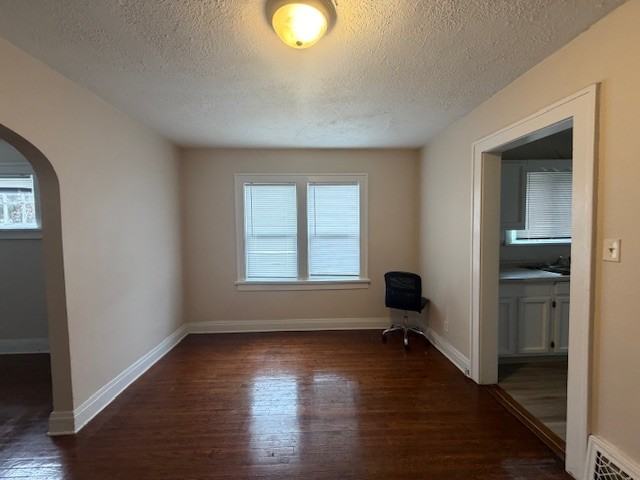 1241 Bissell St #1 - Photo 4 of 12