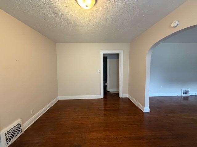 1241 Bissell St #1 - Photo 5 of 12