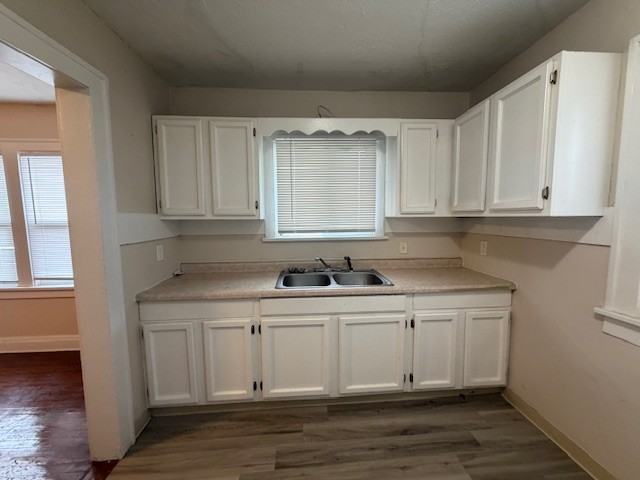 1241 Bissell St #1 - Photo 6 of 12
